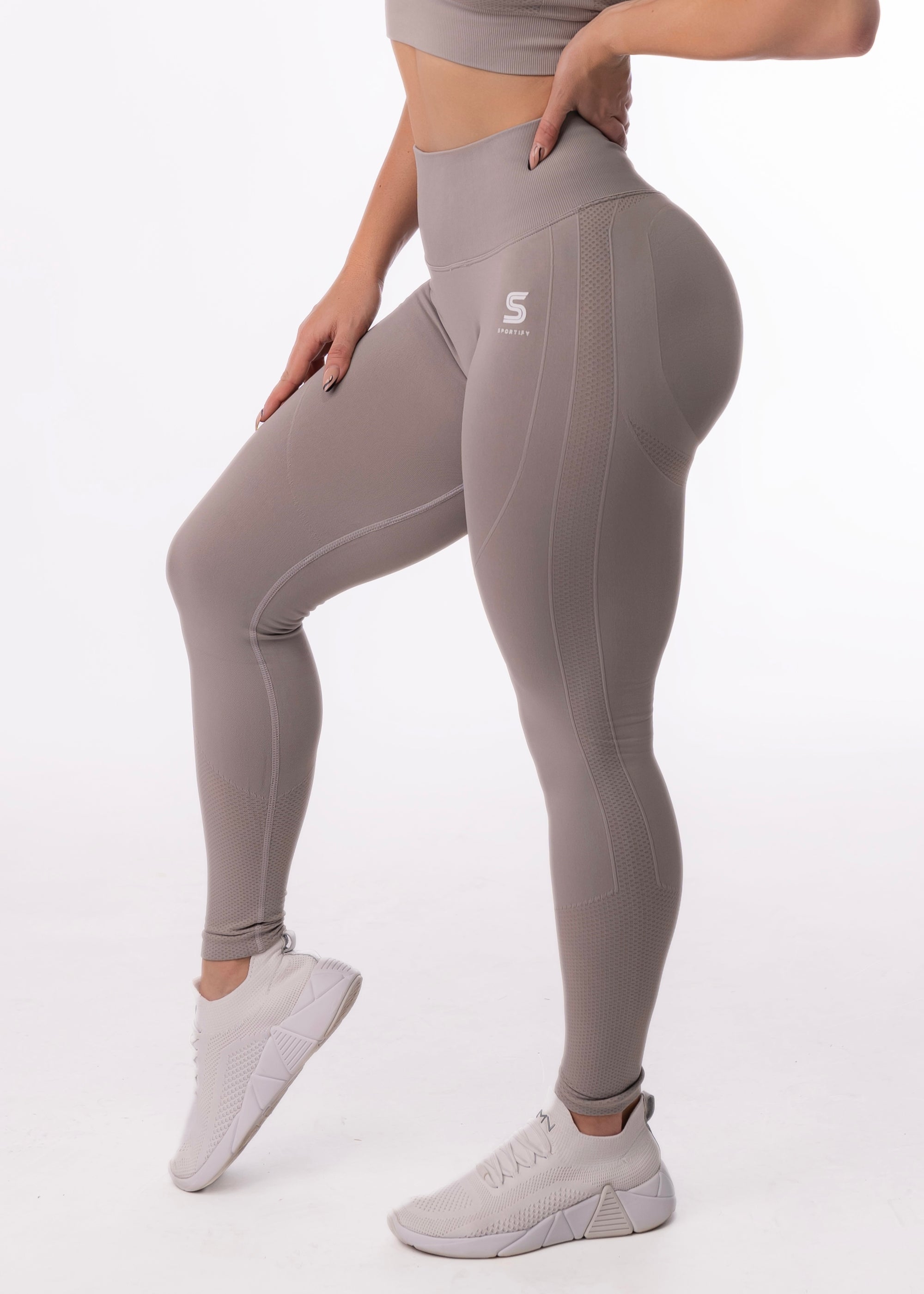 Scrunchy Bum Leggings - Beige – sportifyactivewear™